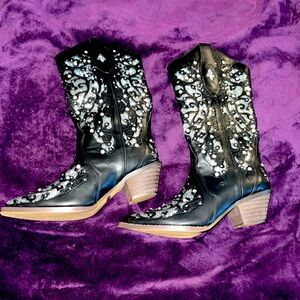 Brand NEW Cowboy Boots!